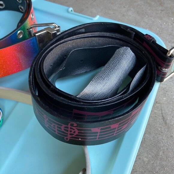 Box of assorted belts (5) - Picture 7 of 15